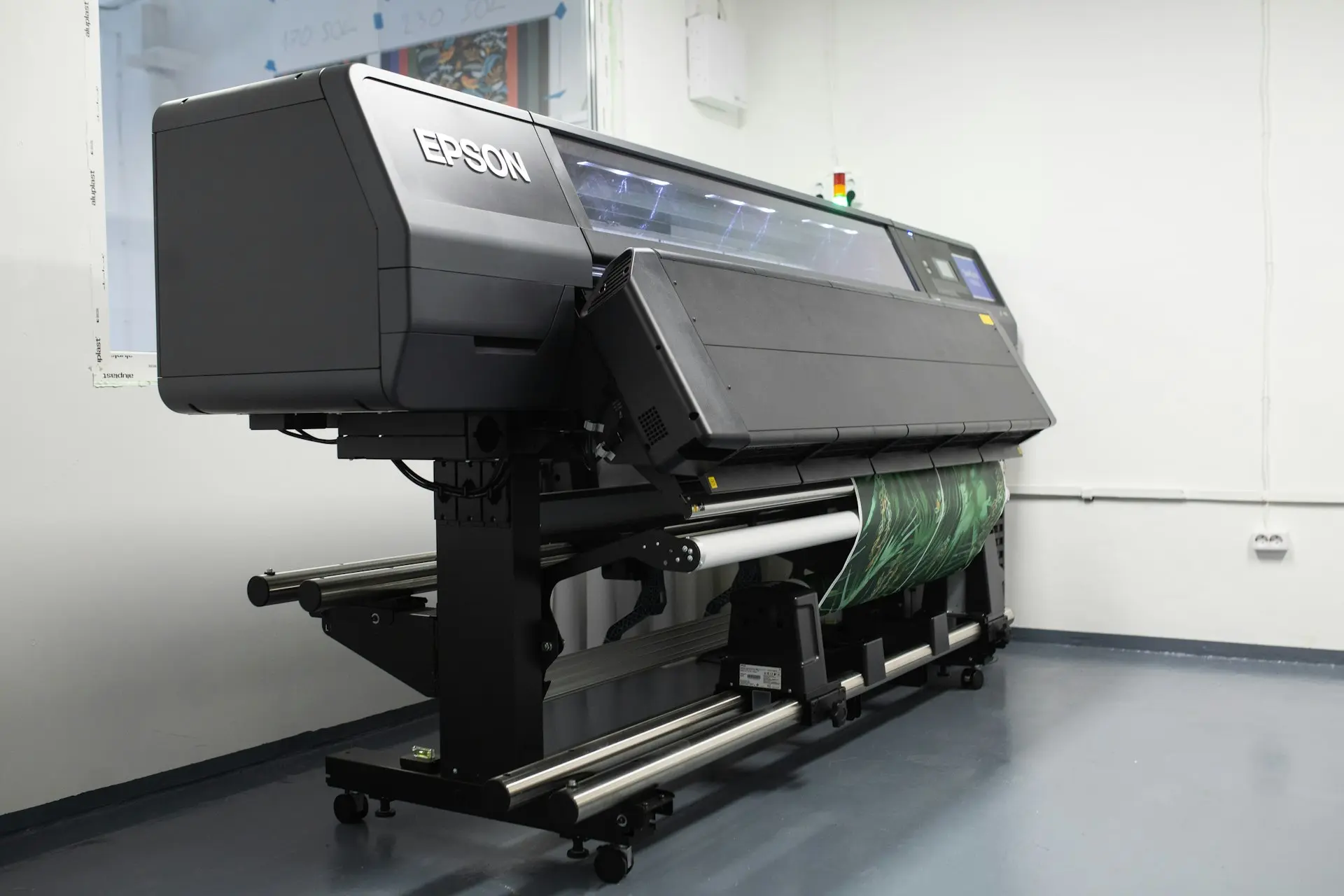 a large machine that is sitting on a table