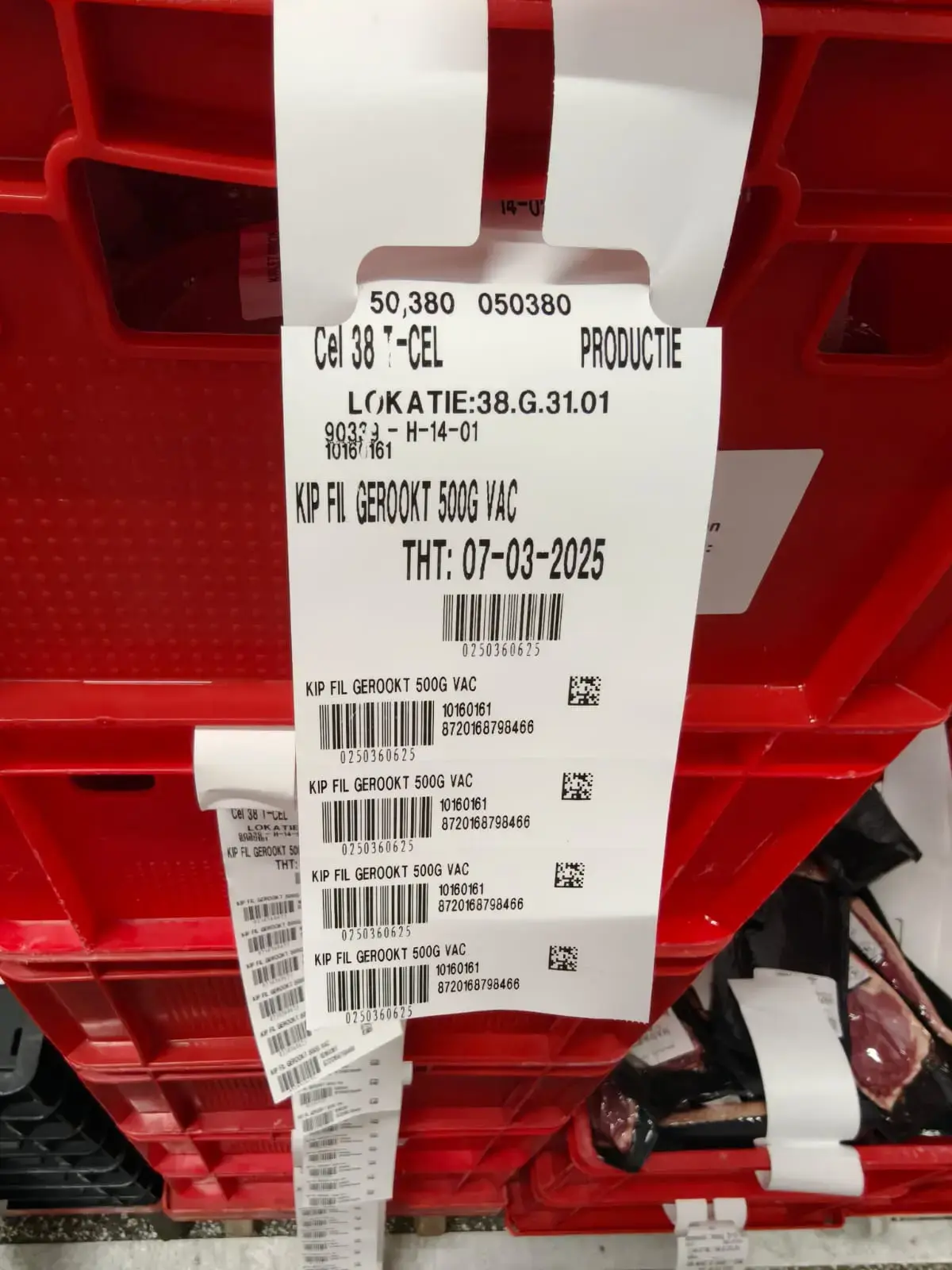 Crate label Loop Lock Labels for crates in the meat processing industry